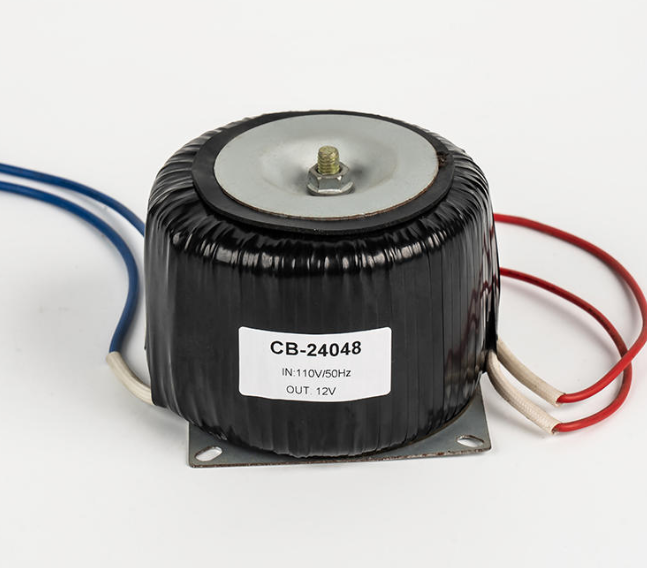 Aký dôležitý je nízkofrekvenčný toroidný transformátor pre stabilitu napájania?