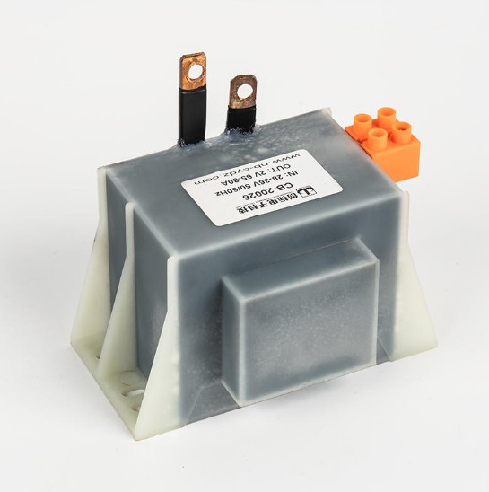 Ako rozlíšiť medzi transformátorom vysokého prúdu a transformátorom prúdu?